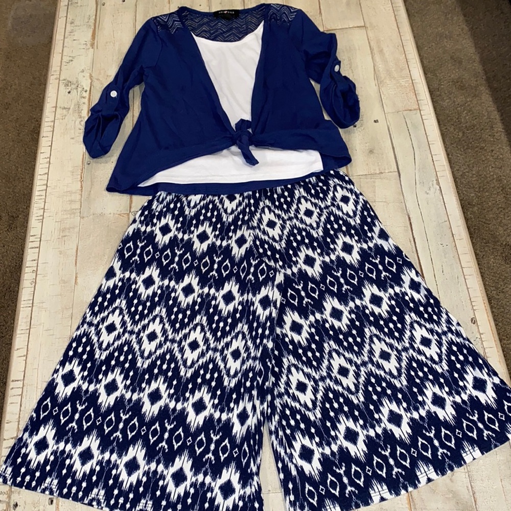 EUC girls MD 10/13 Amy Byer Outfit